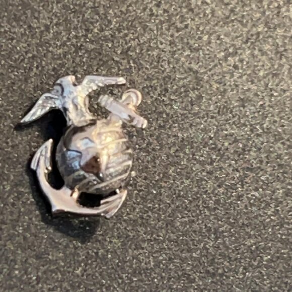 RARE ANTIQUE 1940s USMC EGA Insignia - Resell Opportunity! - Picture 5 of 6